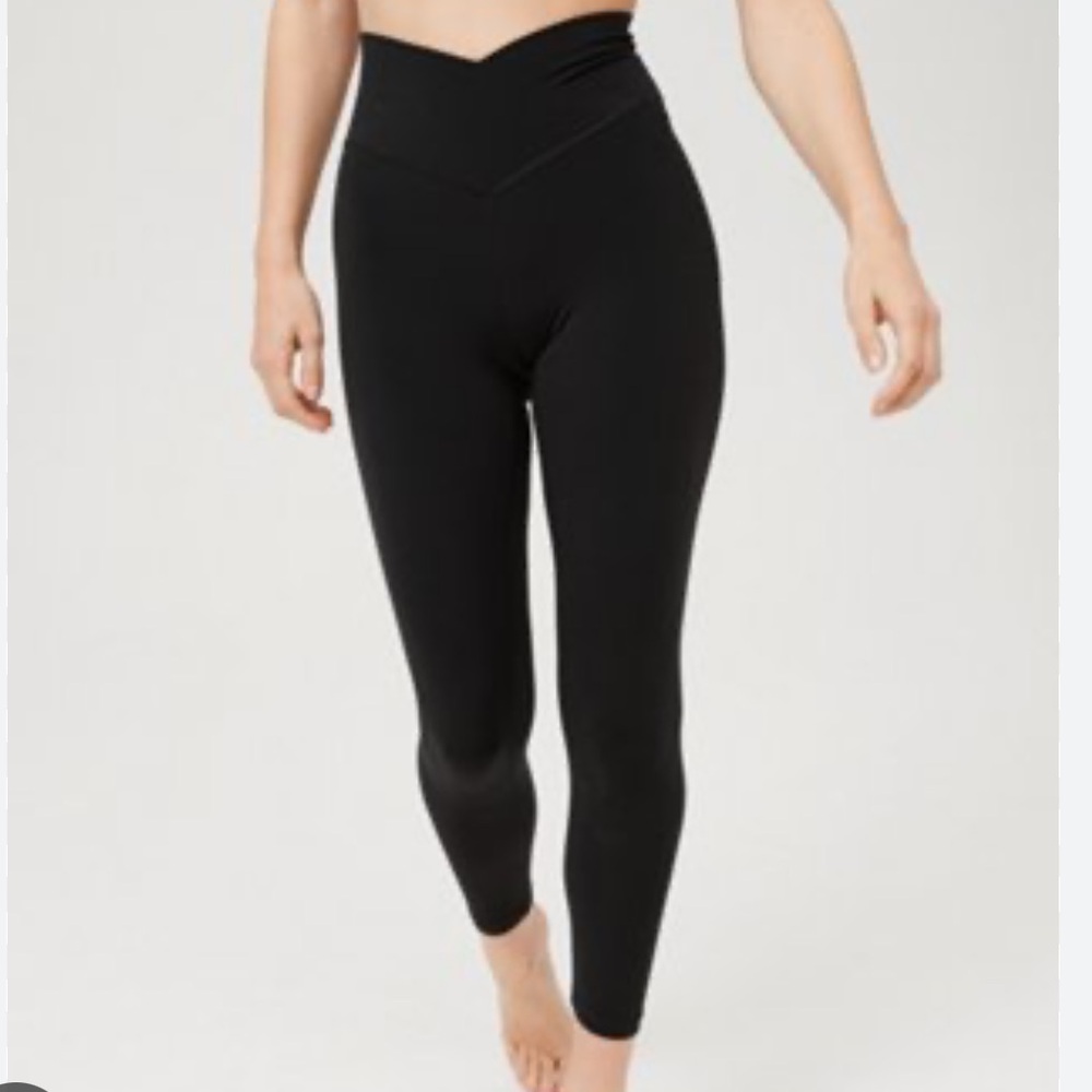 Offline by Aerie Real Me High Waisted Cropped Crossover Legging